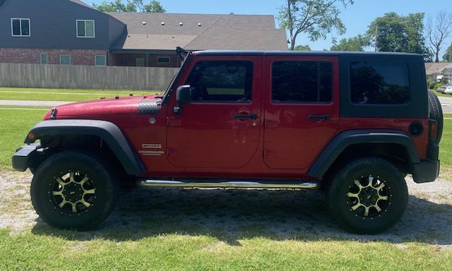 Jeep Wrangler Unlimited Sport 4WD 2010
