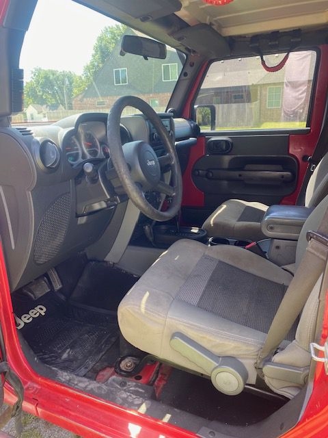 Jeep Wrangler Unlimited Sport 4WD 2010