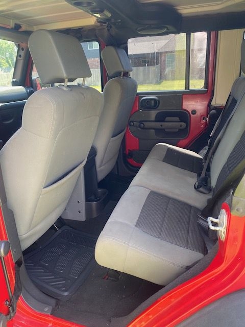 Jeep Wrangler Unlimited Sport 4WD 2010