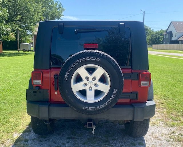 Jeep Wrangler Unlimited Sport 4WD 2010