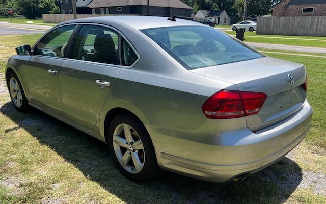 Volkswagen Passat 2.5L SE AT 2013