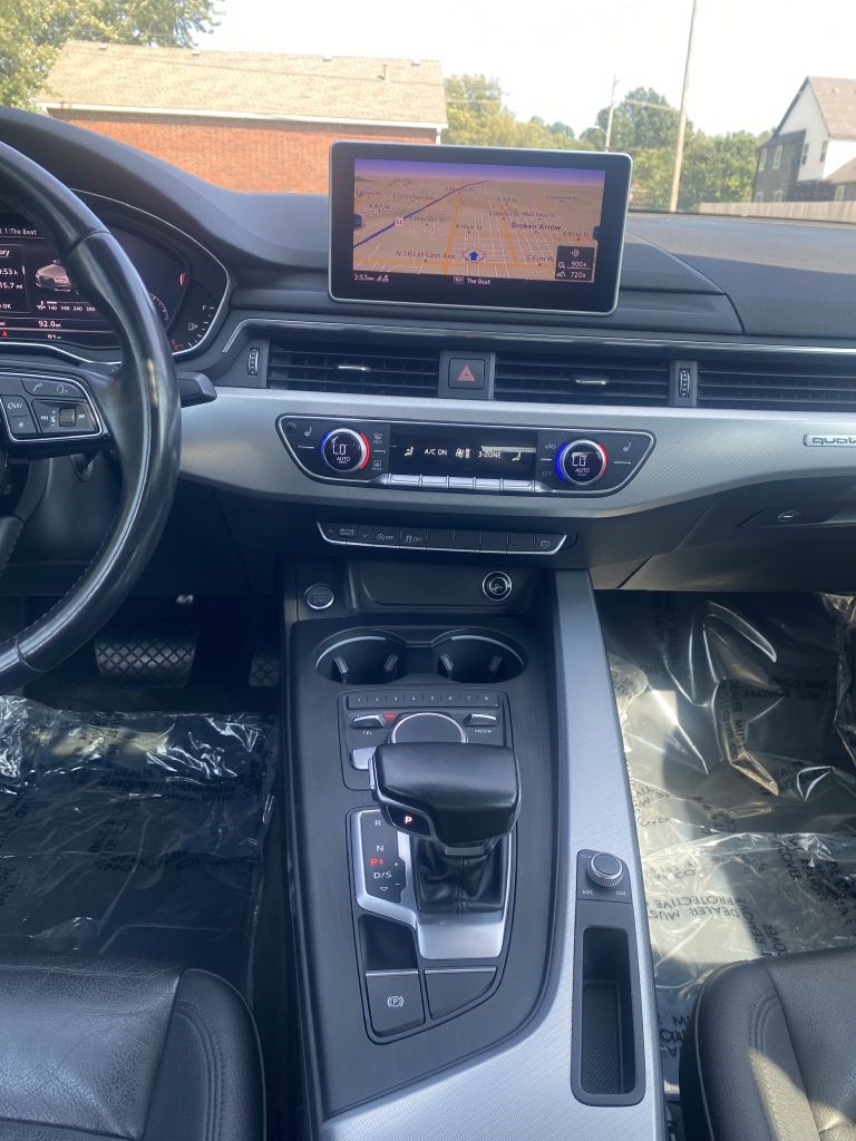 Audi A4 2.0T Premium quattro Sedan 2017 Audi A4 2.0T Premium quattro Sedan 2017