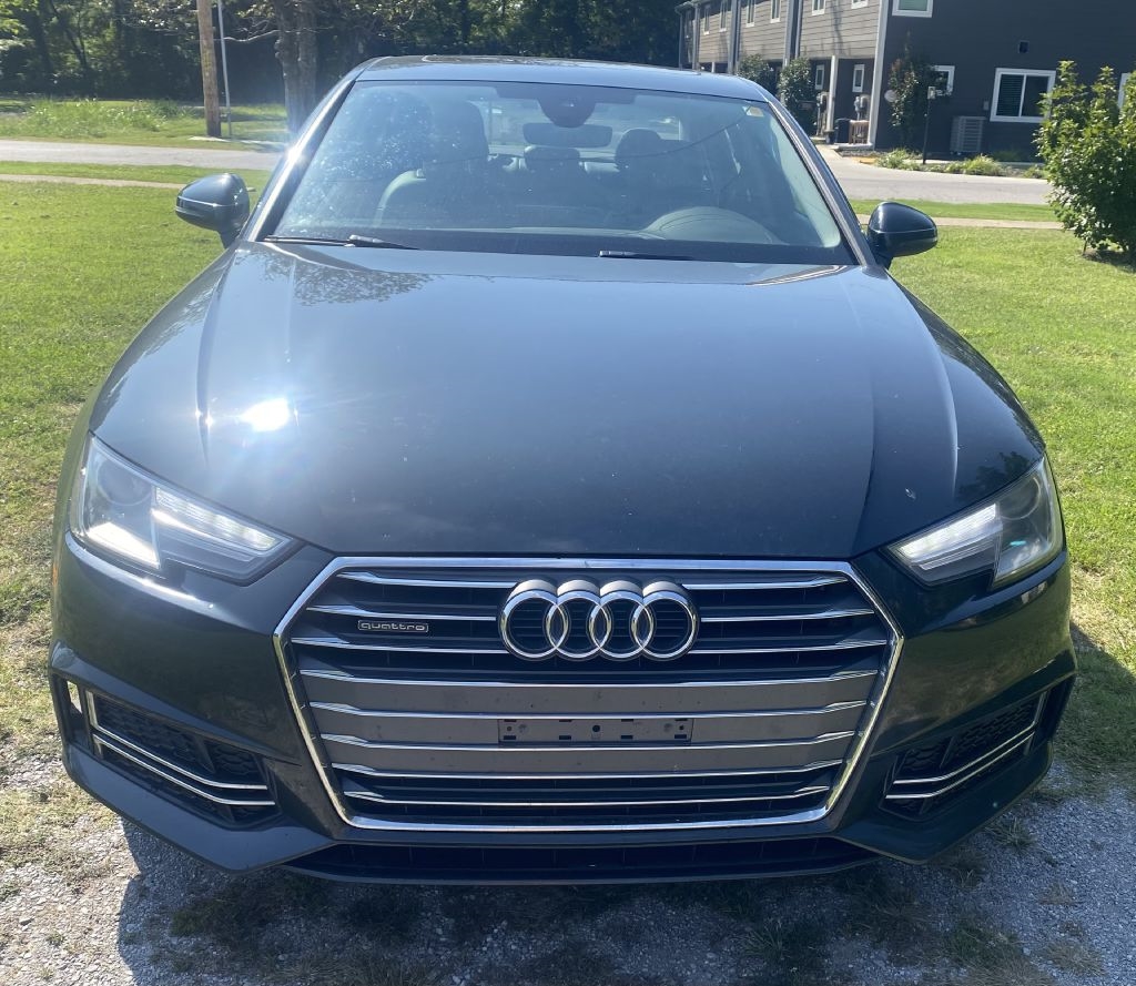 Audi A4 2.0T Premium quattro Sedan 2017