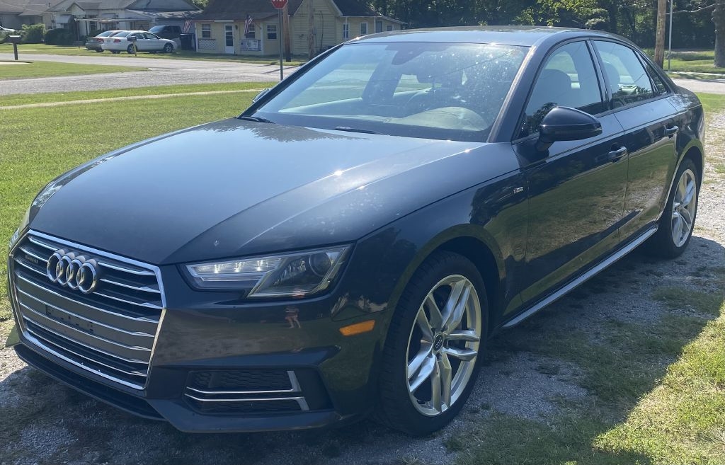 Audi A4 2.0T Premium quattro Sedan 2017