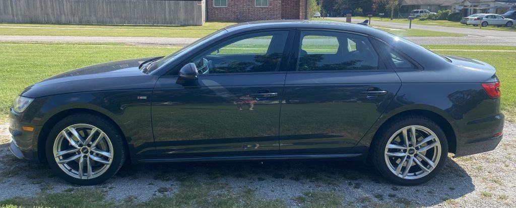 Audi A4 2.0T Premium quattro Sedan 2017