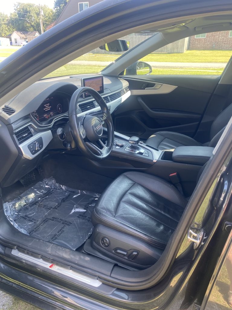 Audi A4 2.0T Premium quattro Sedan 2017