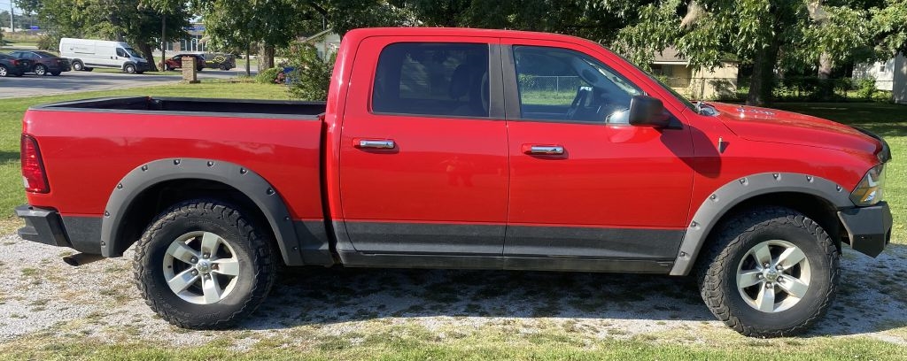 RAM 1500 SLT Crew Cab SWB 4WD 2017 RAM 1500 SLT Crew Cab SWB 4WD 2017