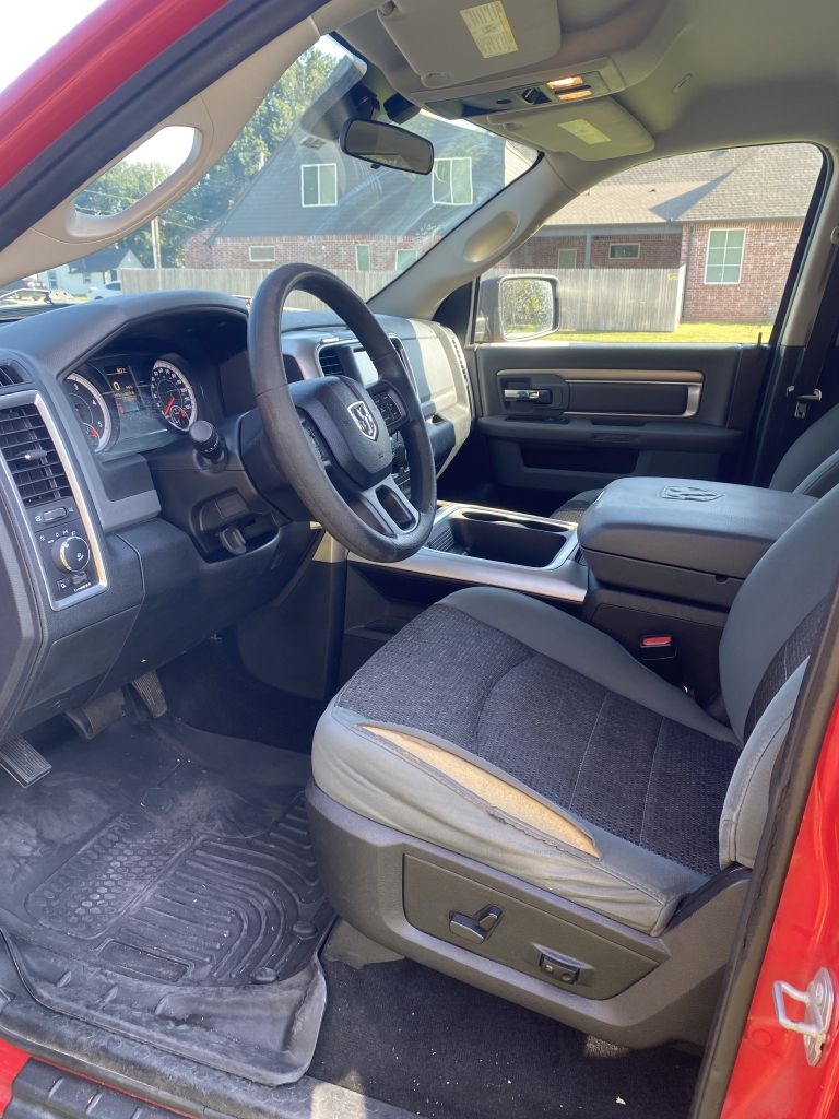 RAM 1500 SLT Crew Cab SWB 4WD 2017 RAM 1500 SLT Crew Cab SWB 4WD 2017