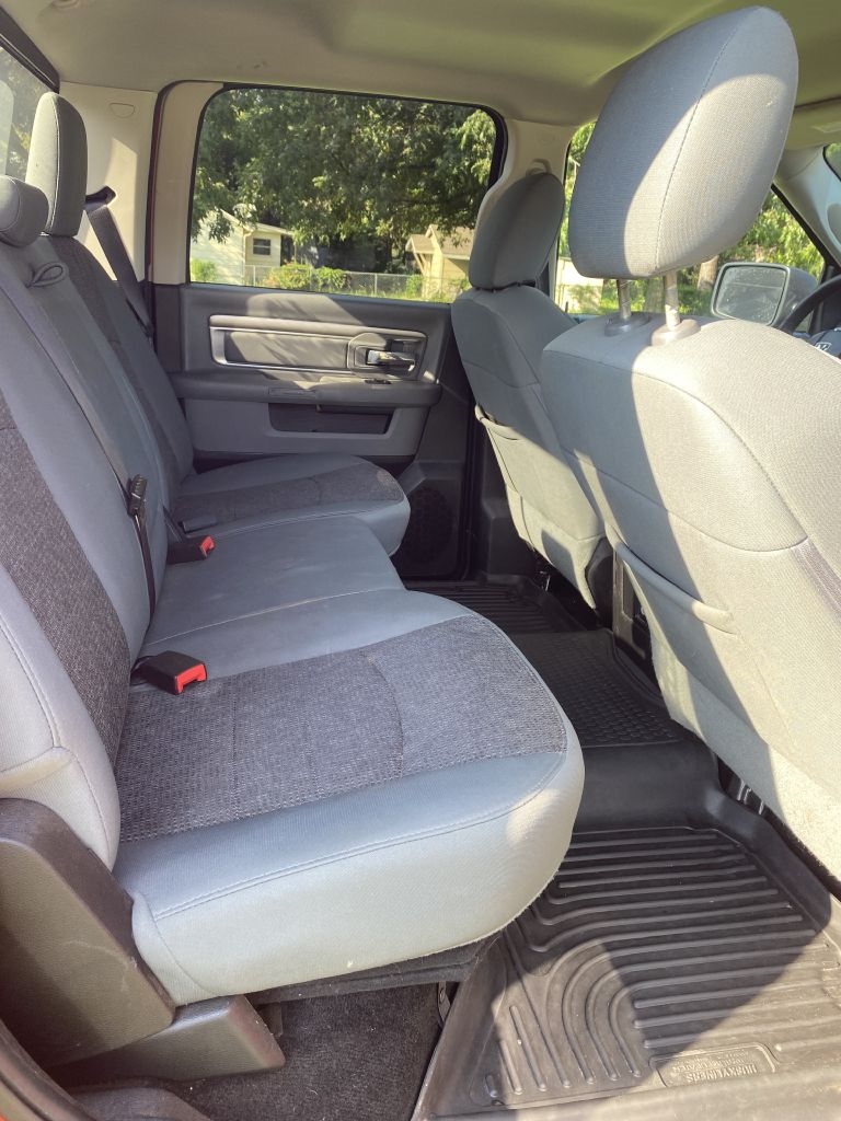 RAM 1500 SLT Crew Cab SWB 4WD 2017 RAM 1500 SLT Crew Cab SWB 4WD 2017