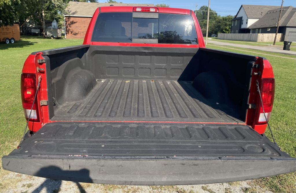 RAM 1500 SLT Crew Cab SWB 4WD 2017 RAM 1500 SLT Crew Cab SWB 4WD 2017