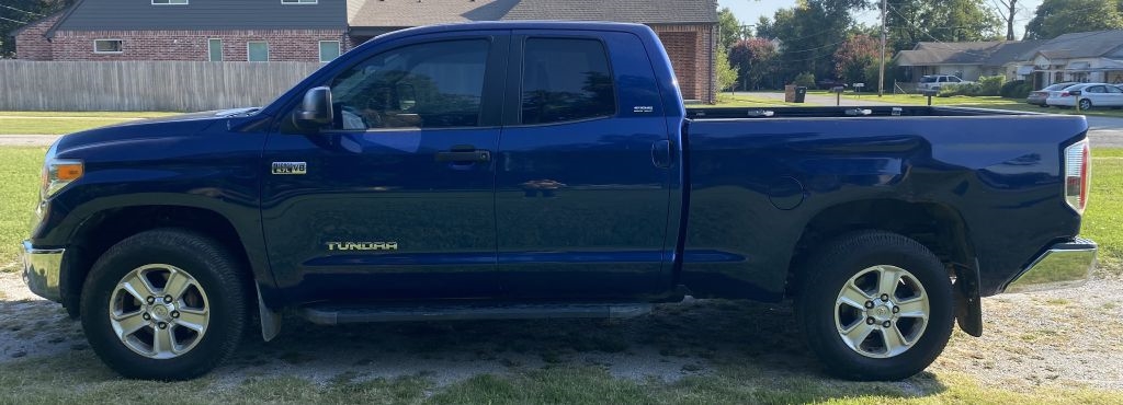 Toyota Tundra SR5 5.7L V8 Double Cab 4WD 2015