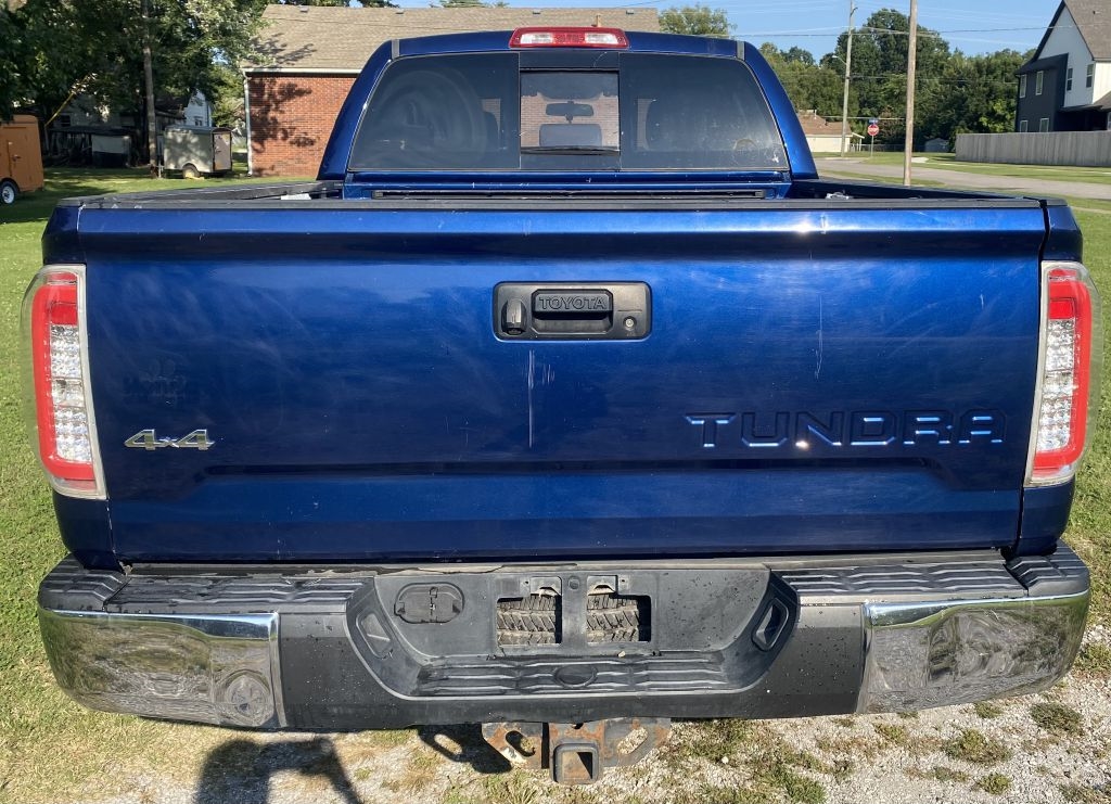 Toyota Tundra SR5 5.7L V8 Double Cab 4WD 2015