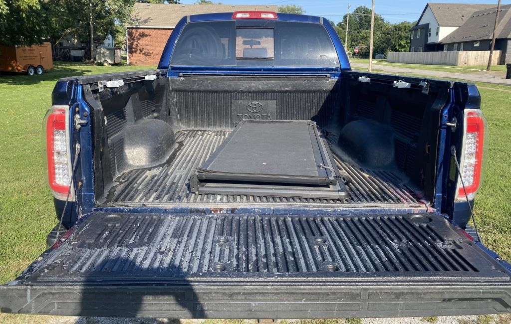 Toyota Tundra SR5 5.7L V8 Double Cab 4WD 2015