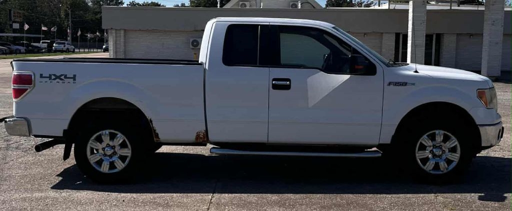 2011 Ford F-150 XL SuperCab 8-ft. Bed 4WD