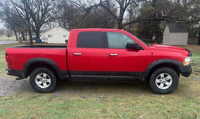 RAM 1500 SLT Crew Cab SWB 4WD 2017