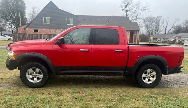 RAM 1500 SLT Crew Cab SWB 4WD 2017