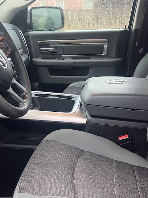 RAM 1500 SLT Crew Cab SWB 4WD 2017