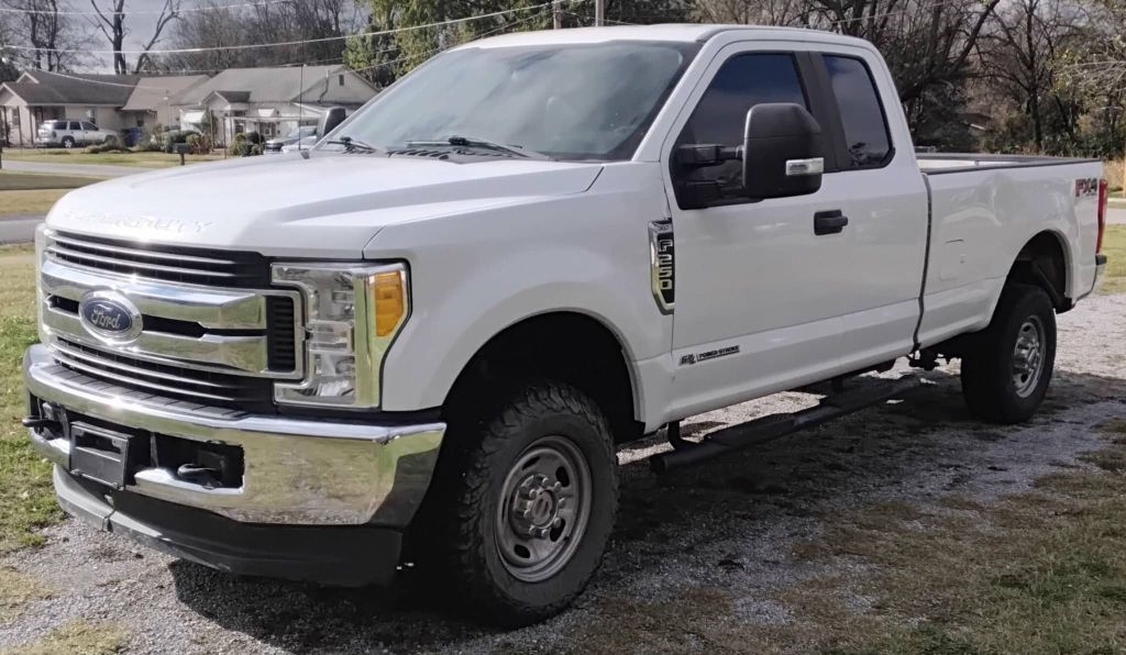 Ford F-250 SD XL SuperCab 4WD 2017