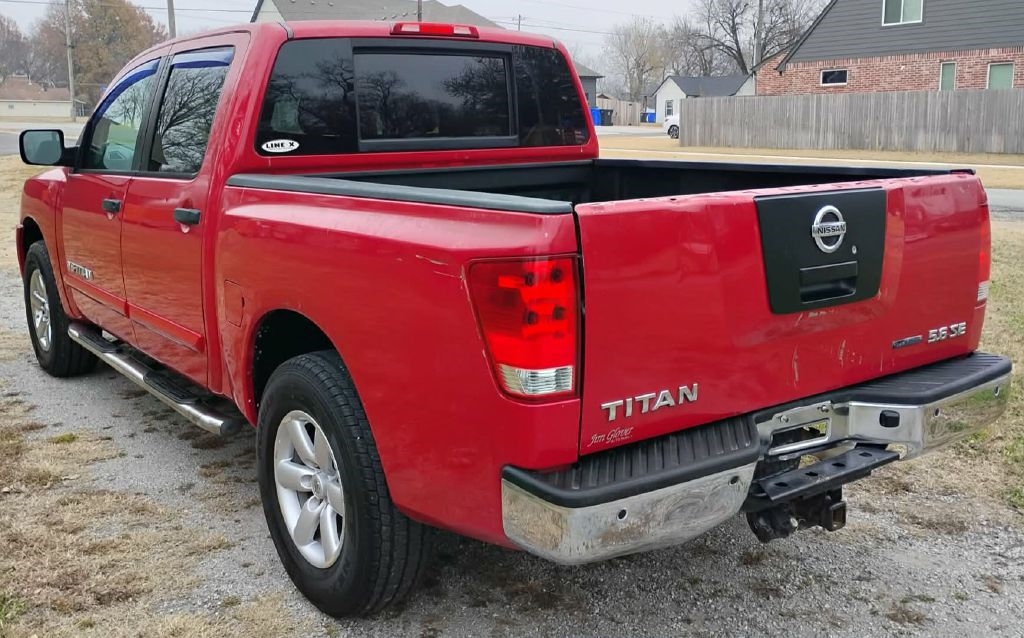 Nissan Titan XE Crew Cab 2WD SWB 2010