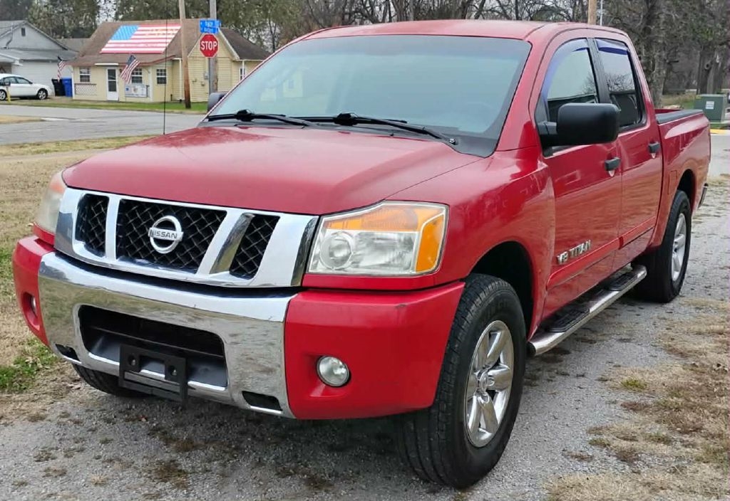 Nissan Titan XE Crew Cab 2WD SWB 2010