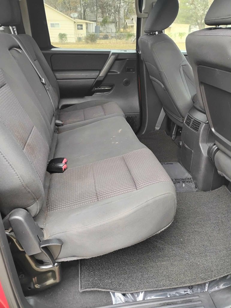 Nissan Titan XE Crew Cab 2WD SWB 2010