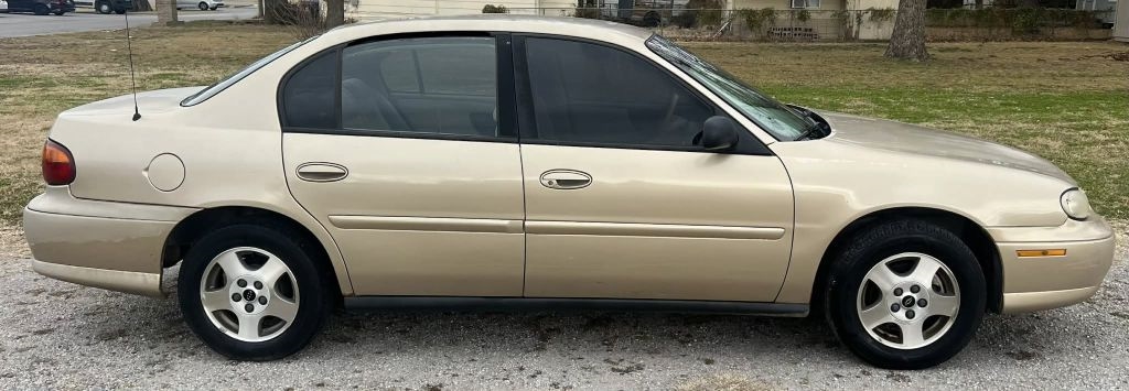 2005 Chevrolet Classic Base