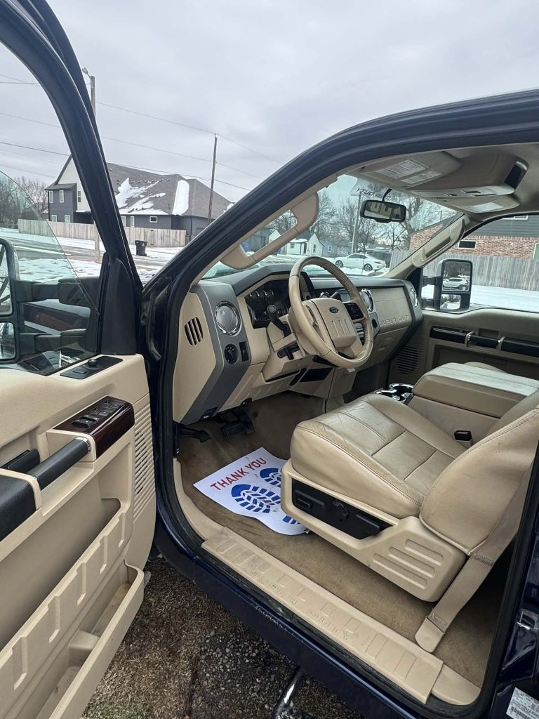 Ford F-250 SD Lariat Crew Cab 4WD 2010