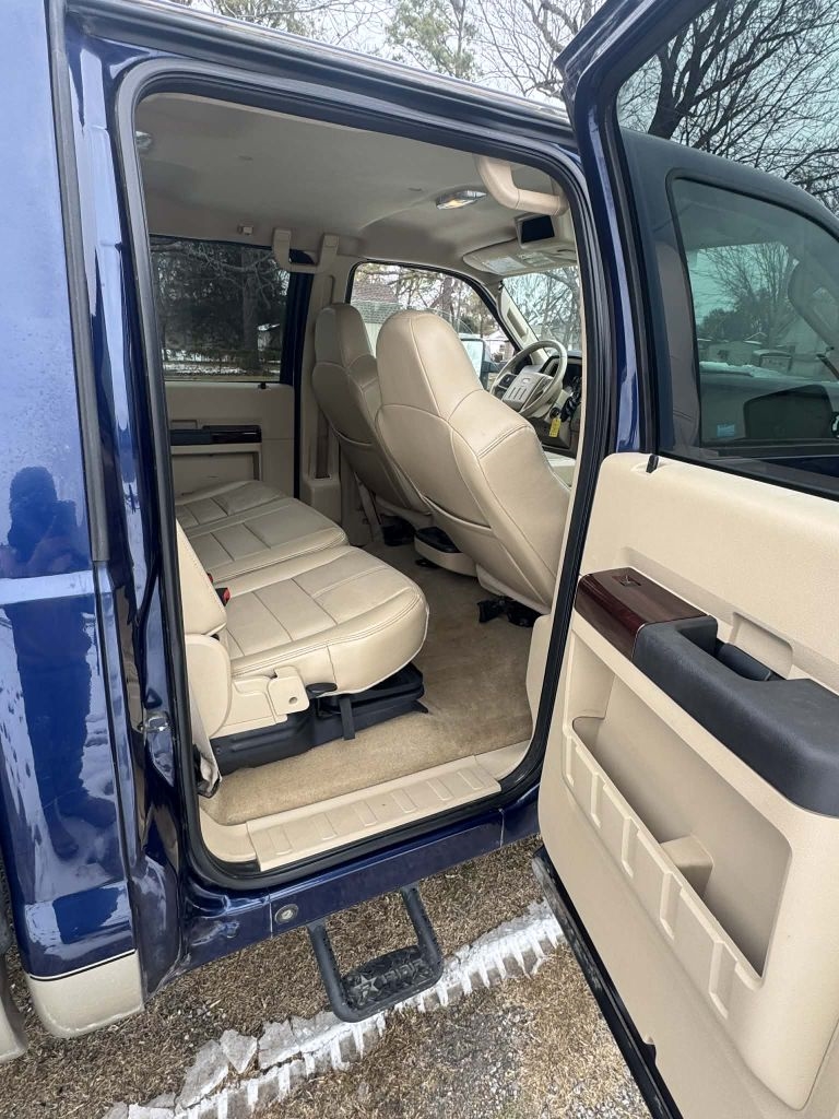 Ford F-250 SD Lariat Crew Cab 4WD 2010