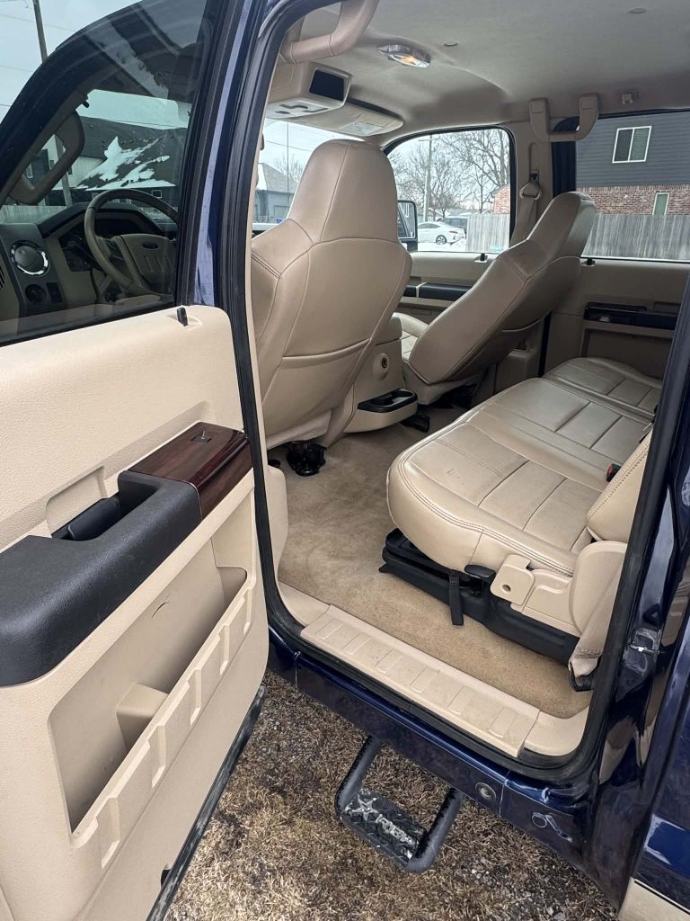 Ford F-250 SD Lariat Crew Cab 4WD 2010