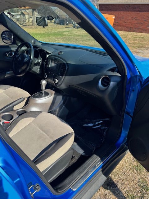 Nissan Juke S FWD 2011