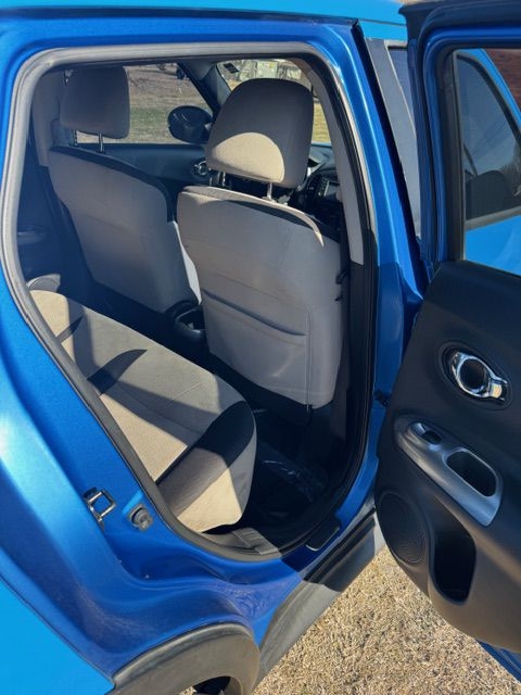 Nissan Juke S FWD 2011