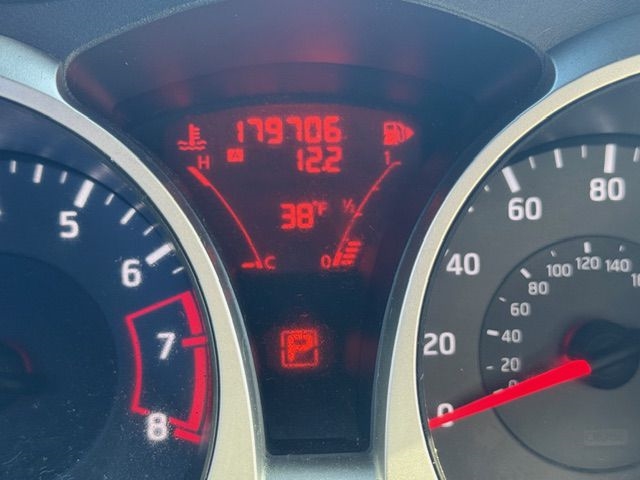 Nissan Juke S FWD 2011