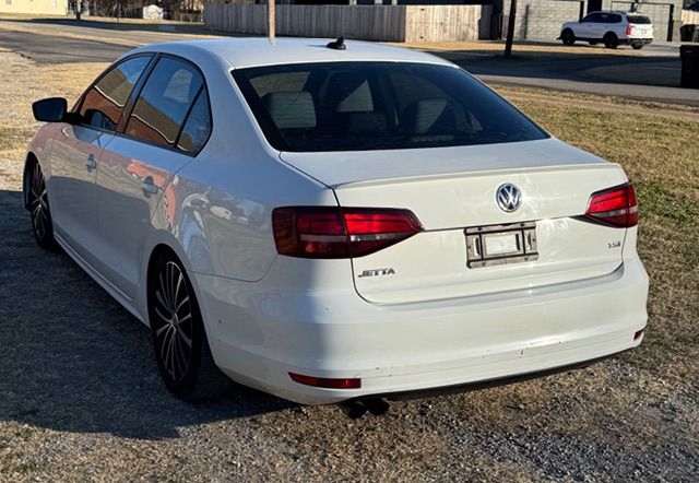 Volkswagen Jetta SE 6A 2016