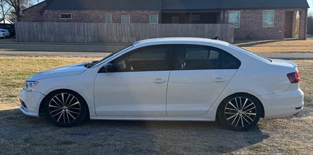 Volkswagen Jetta SE 6A 2016