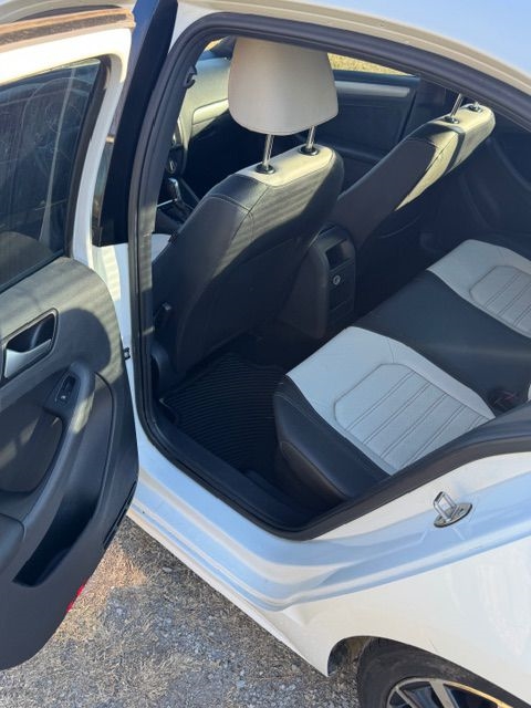 Volkswagen Jetta SE 6A 2016