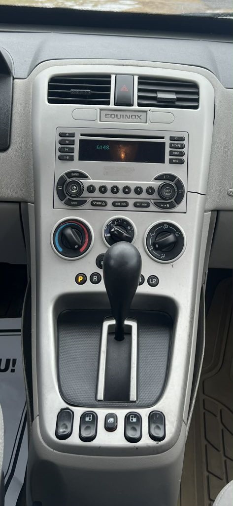 Chevrolet Equinox LS 2WD 2005
