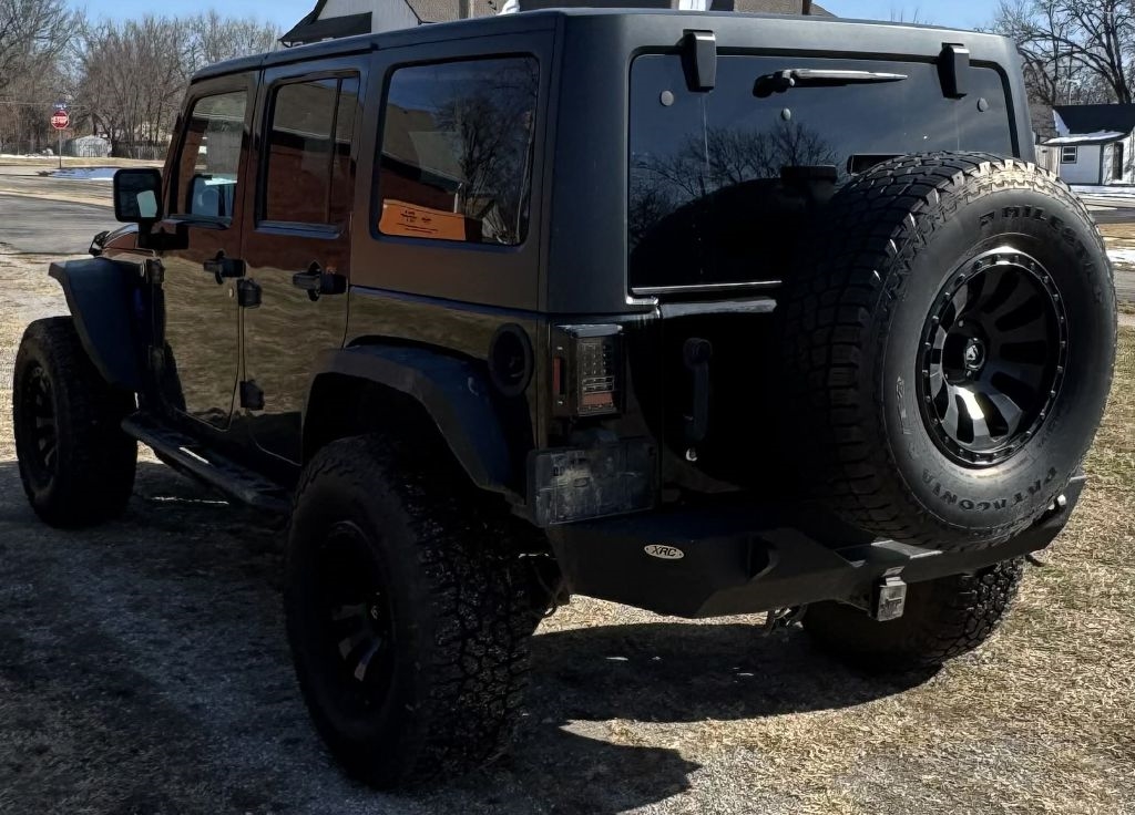 Jeep Wrangler Unlimited Sahara 4WD 2012