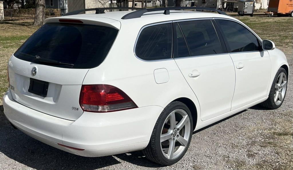 Volkswagen Jetta SportWagen 2.0L TDI 2011
