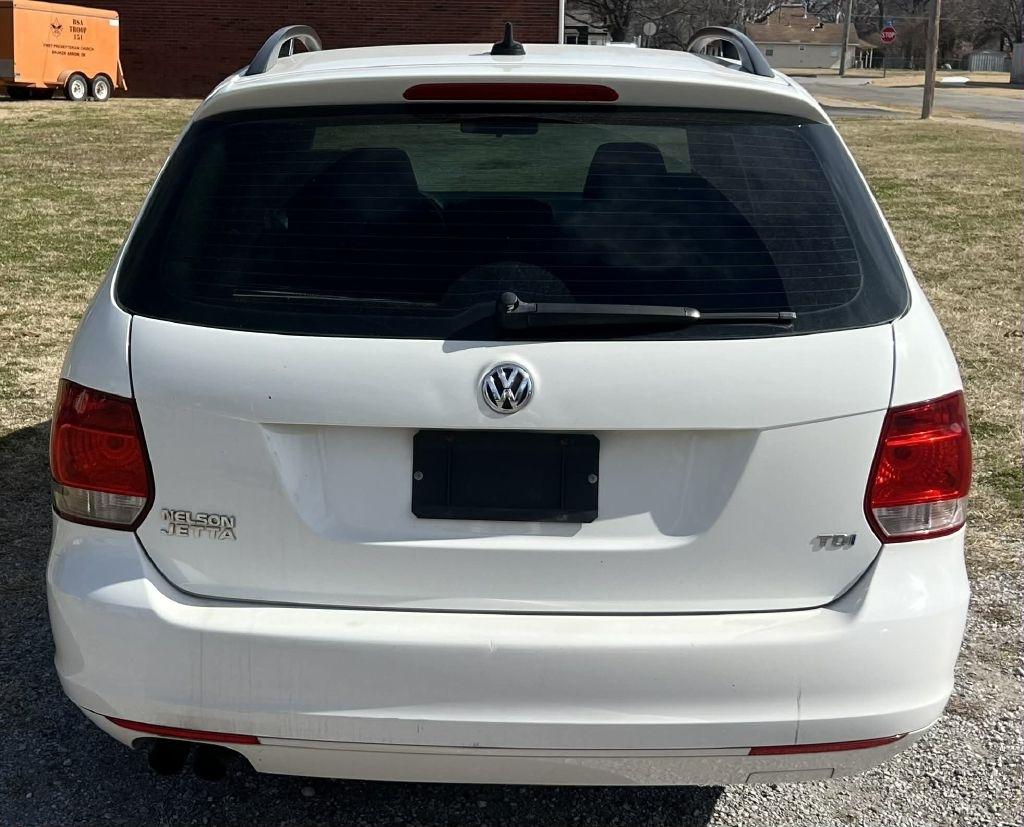 Volkswagen Jetta SportWagen 2.0L TDI 2011