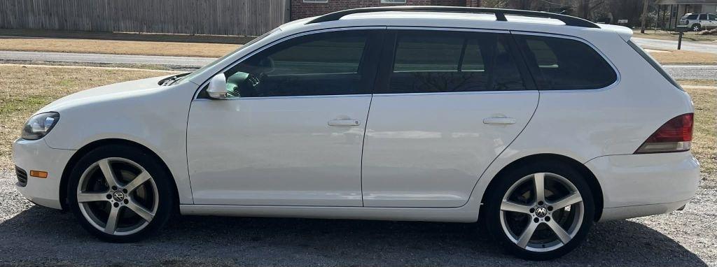 Volkswagen Jetta SportWagen 2.0L TDI 2011