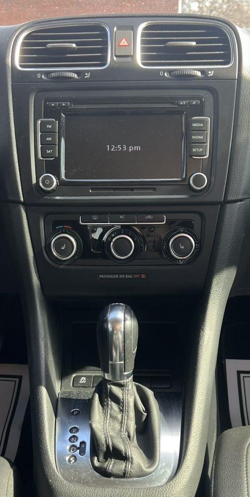 Volkswagen Jetta SportWagen 2.0L TDI 2011