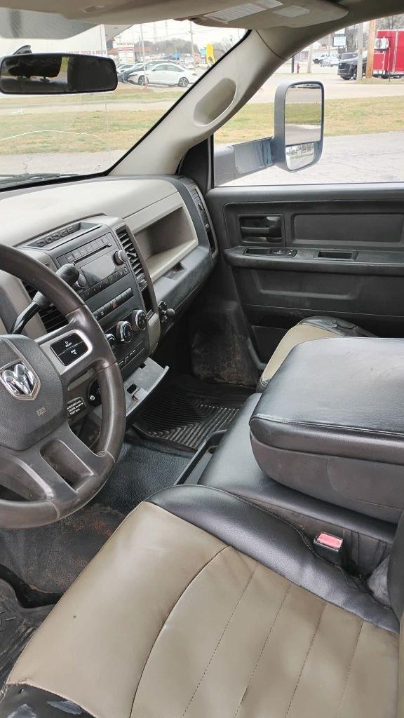 RAM 1500 SLT Crew Cab SWB 4WD 2016