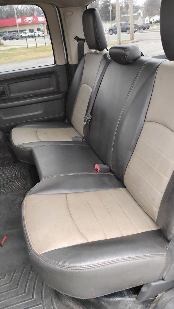 Dodge 3500 Laramie Crew Cab LWB 2WD DRW 2011