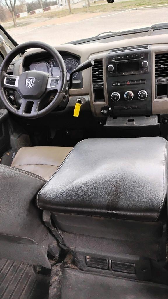 Dodge 3500 Laramie Crew Cab LWB 2WD DRW 2011