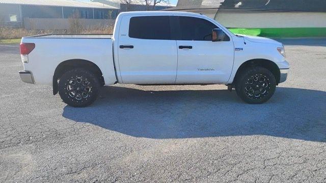 Toyota Tundra Tundra-Grade CrewMax 5.7L FFV 4WD 2013