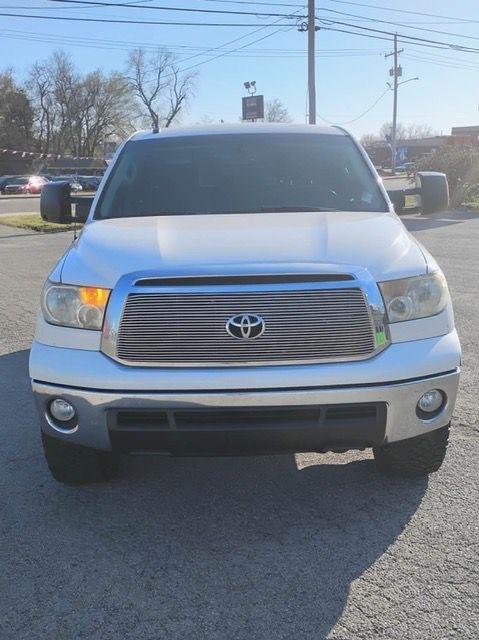 Toyota Tundra Tundra-Grade CrewMax 5.7L FFV 4WD 2013