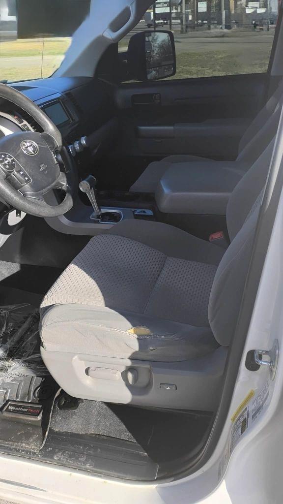 Toyota Tundra Tundra-Grade CrewMax 5.7L FFV 4WD 2013