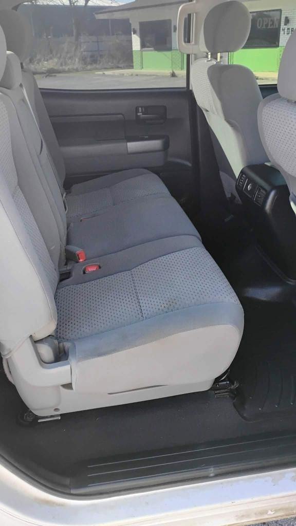 Toyota Tundra Tundra-Grade CrewMax 5.7L FFV 4WD 2013