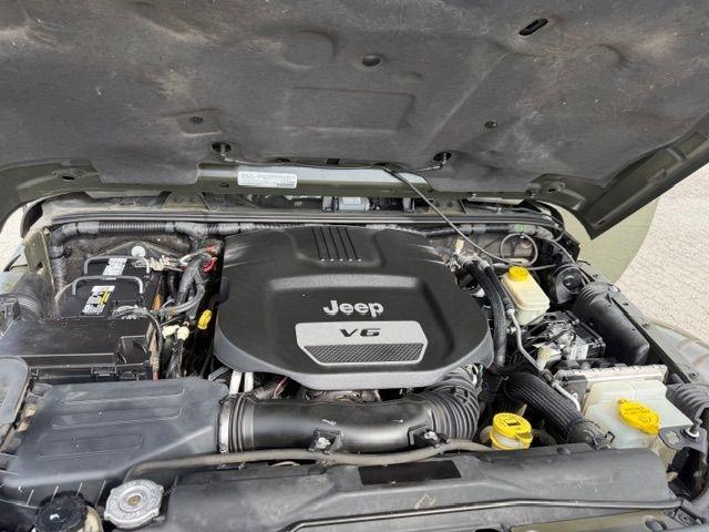 Jeep Wrangler Unlimited Sahara 4WD 2015