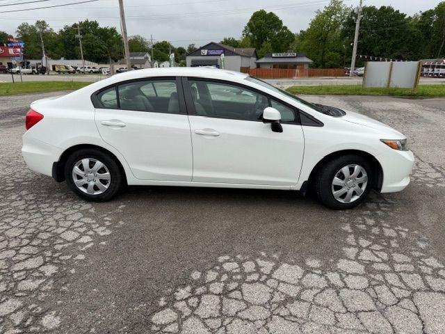 Honda Civic LX Sedan 5-Speed AT 2012